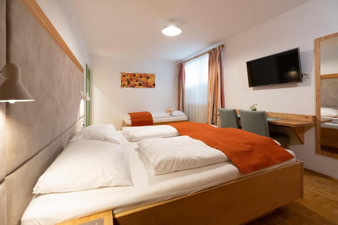 Santner, Hotel Eugendorf Exteriér fotografie