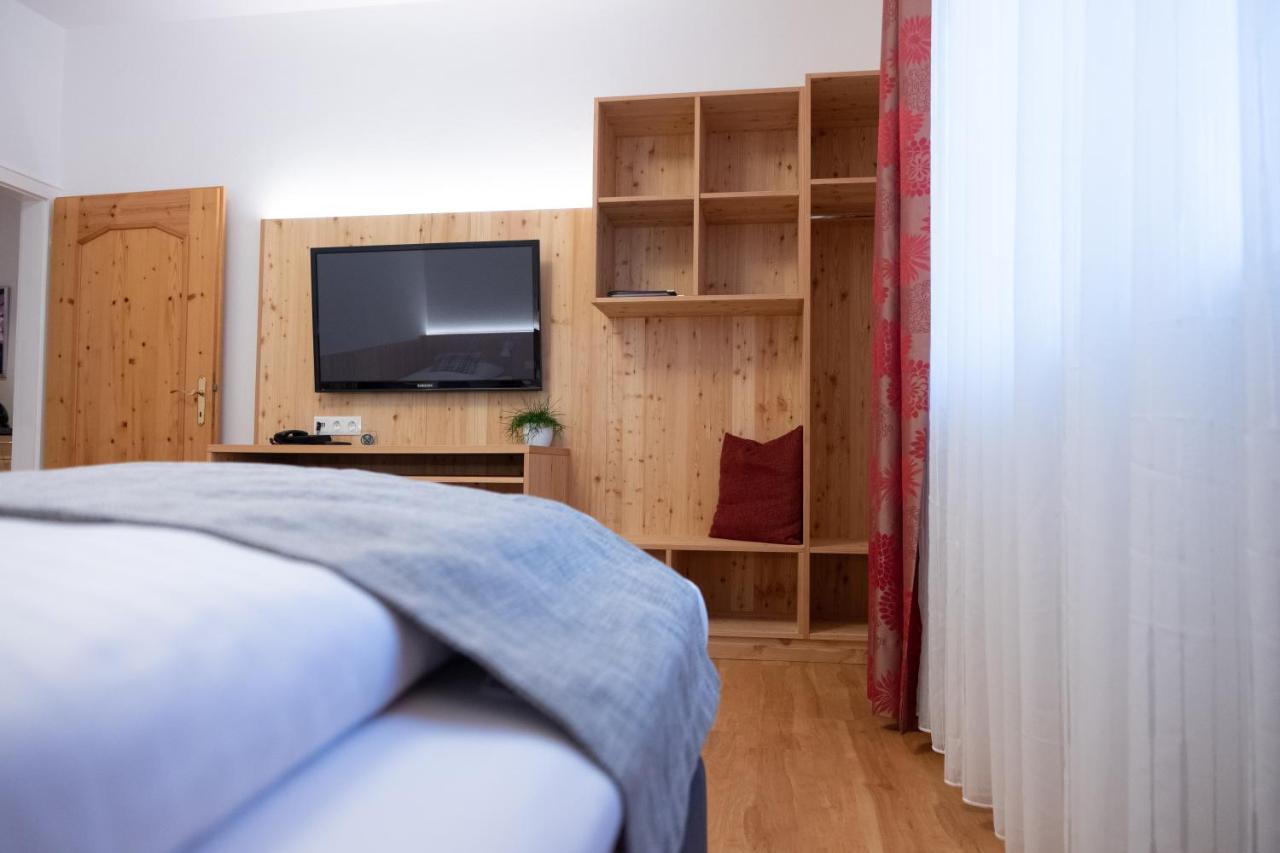 Santner, Hotel Eugendorf Exteriér fotografie
