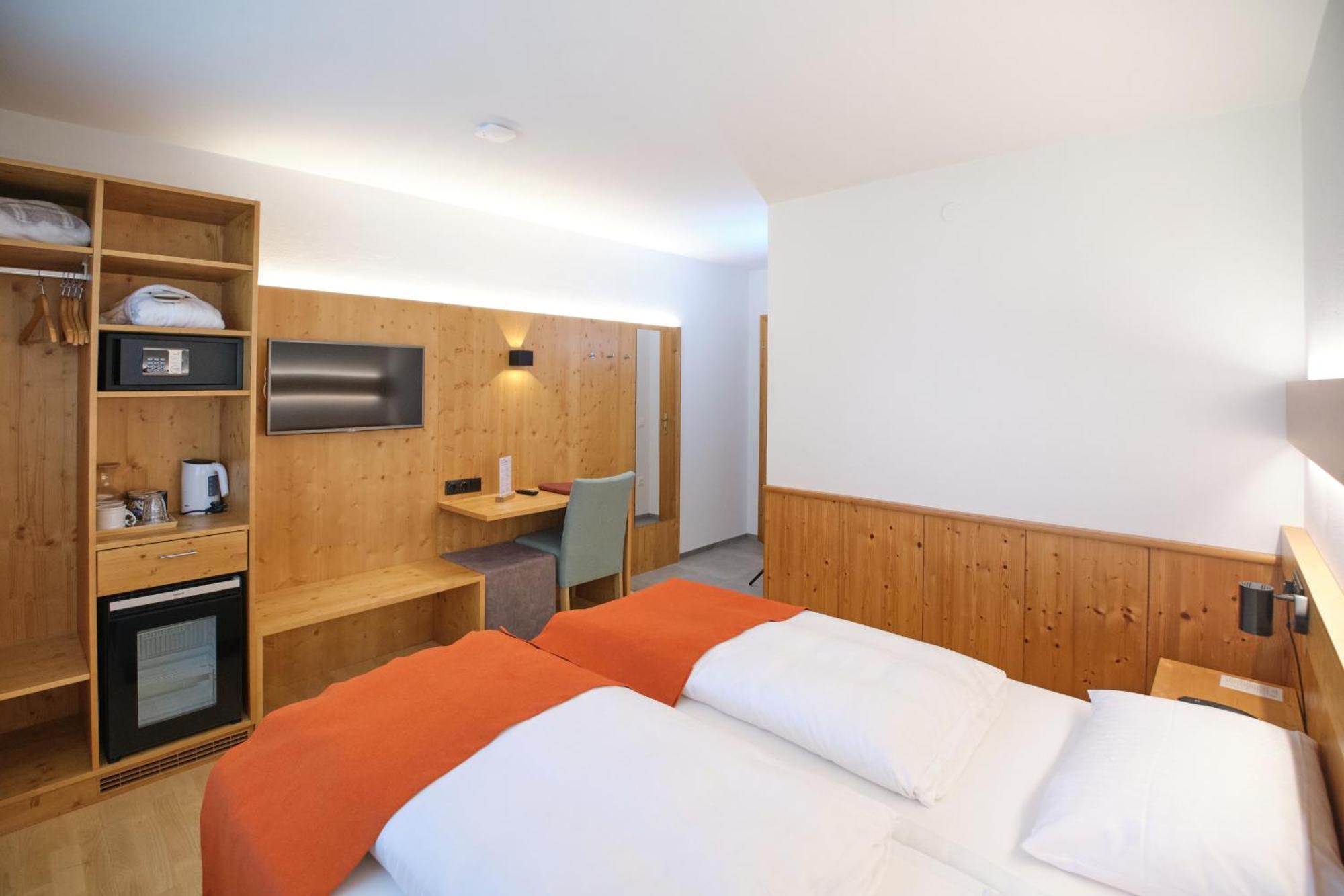 Santner, Hotel Eugendorf Exteriér fotografie