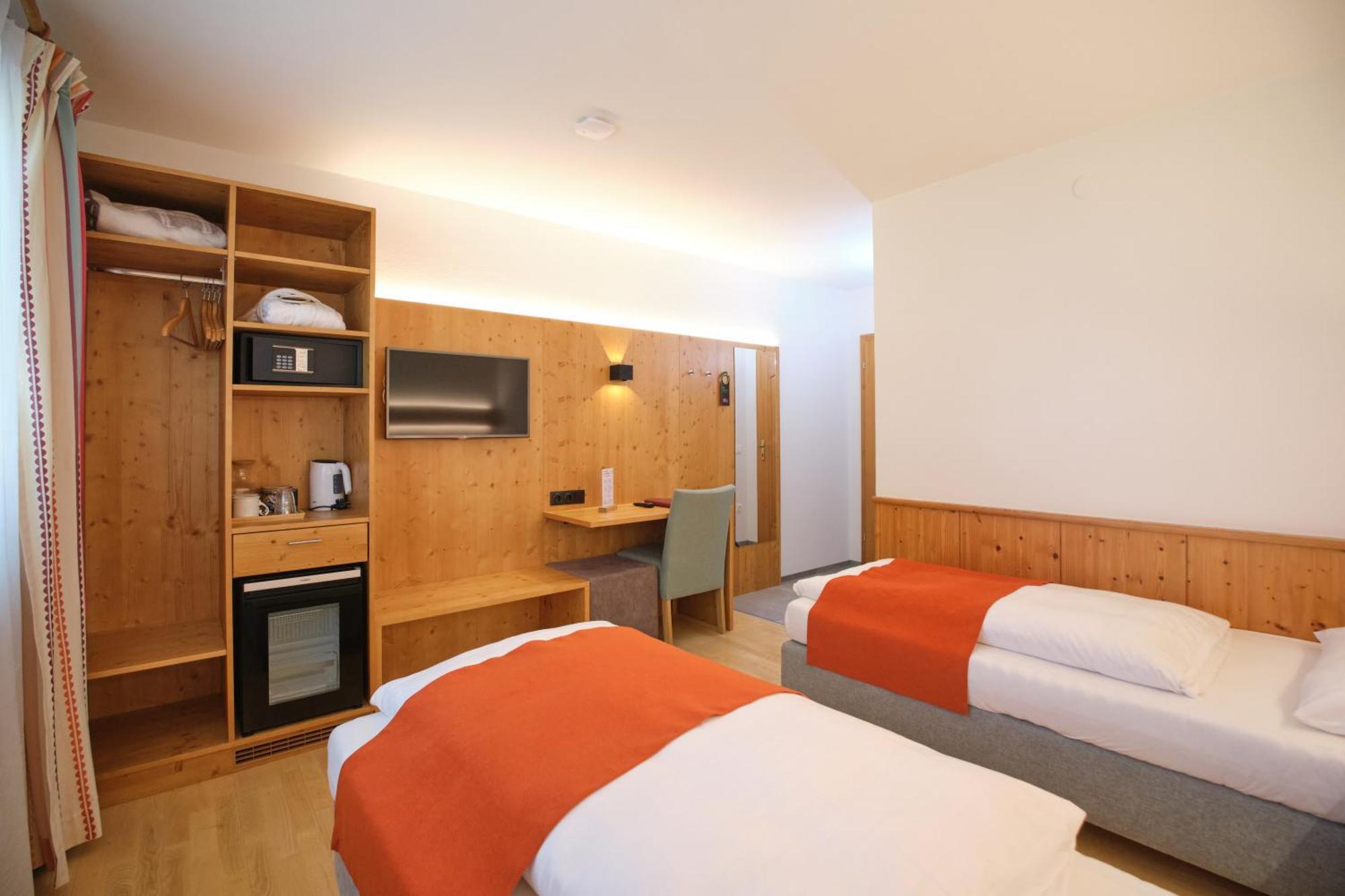 Santner, Hotel Eugendorf Exteriér fotografie